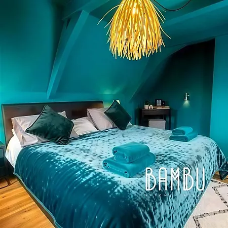 Bambu Kitchen & Bar - Restaurant Χάαρλεμ