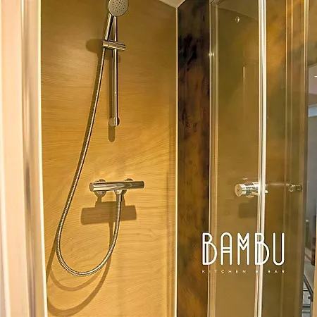 Ξενοδοχείο Bambu Kitchen & Bar - Restaurant *